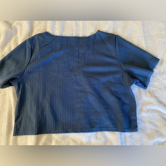 Crop top bundle - Picture 3 of 9